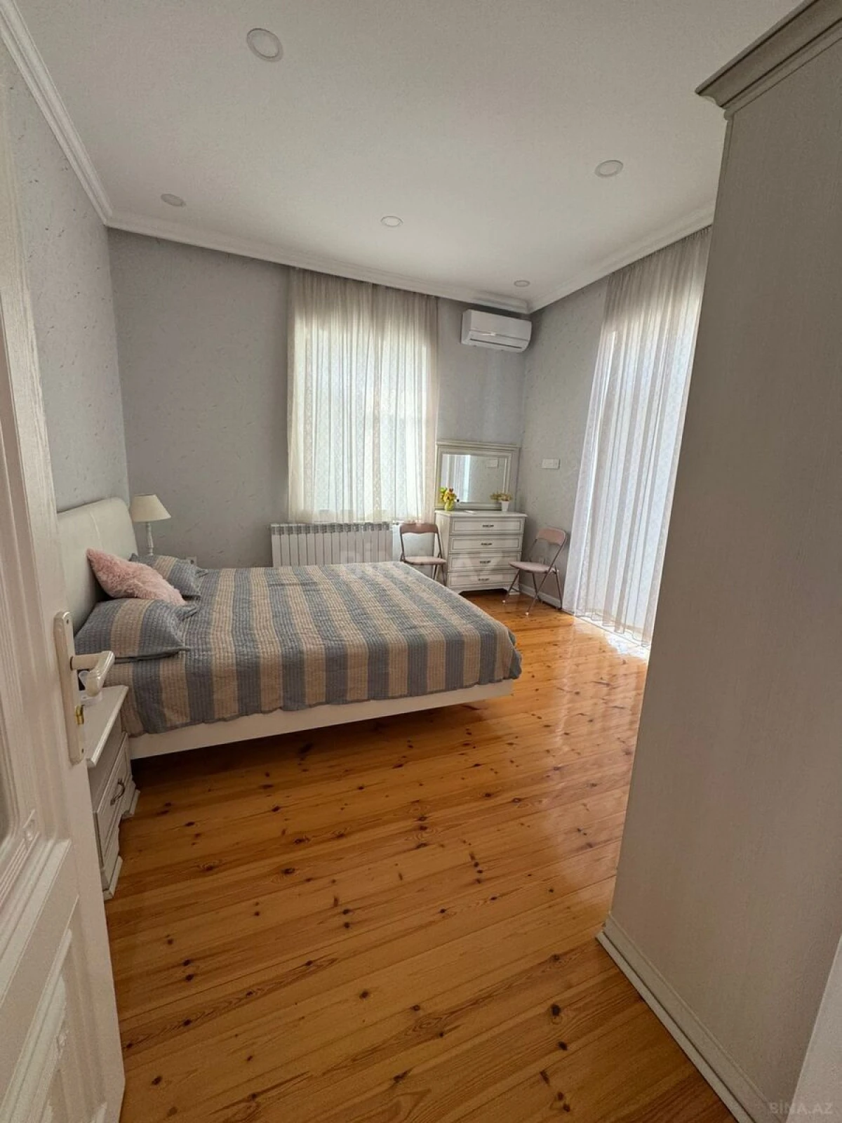 Satılır 6 otaqlı həyət evi 260 m²