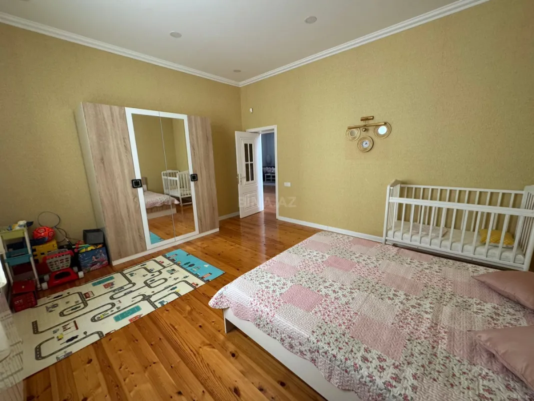 Satılır 6 otaqlı həyət evi 260 m²