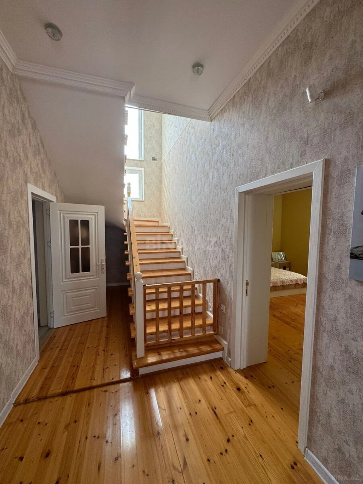 Satılır 6 otaqlı həyət evi 260 m²