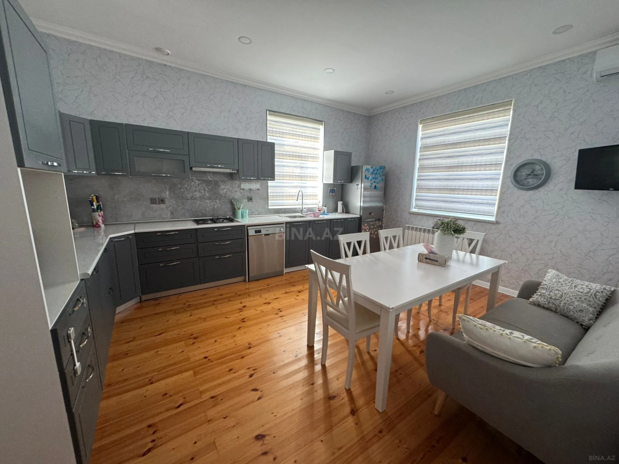 Satılır 6 otaqlı həyət evi 260 m²