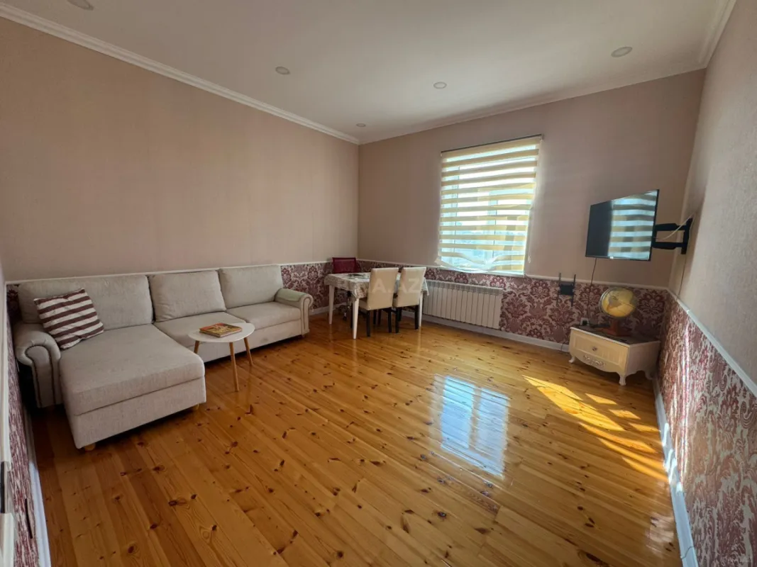 Satılır 6 otaqlı həyət evi 260 m²