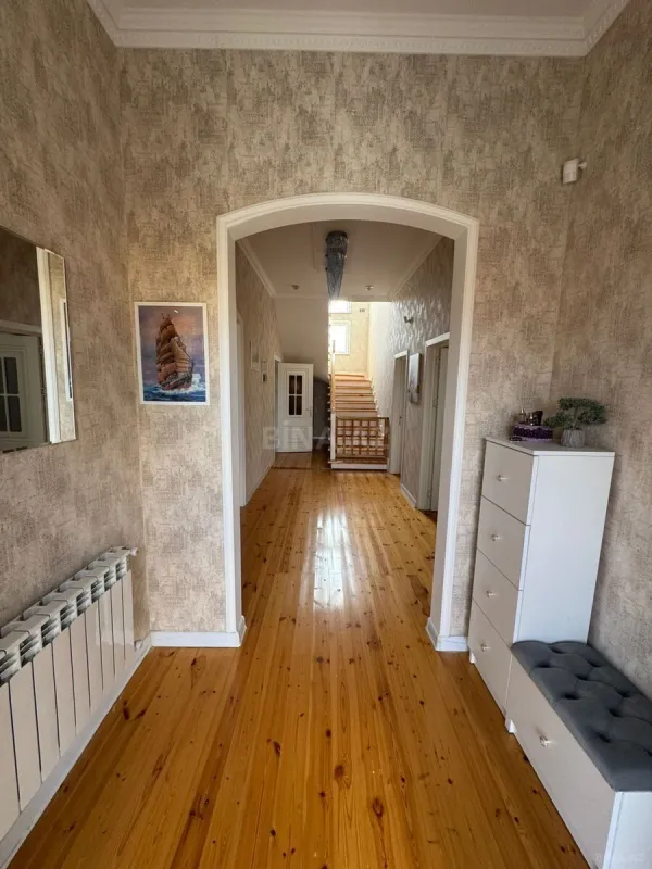 Satılır 6 otaqlı həyət evi 260 m²