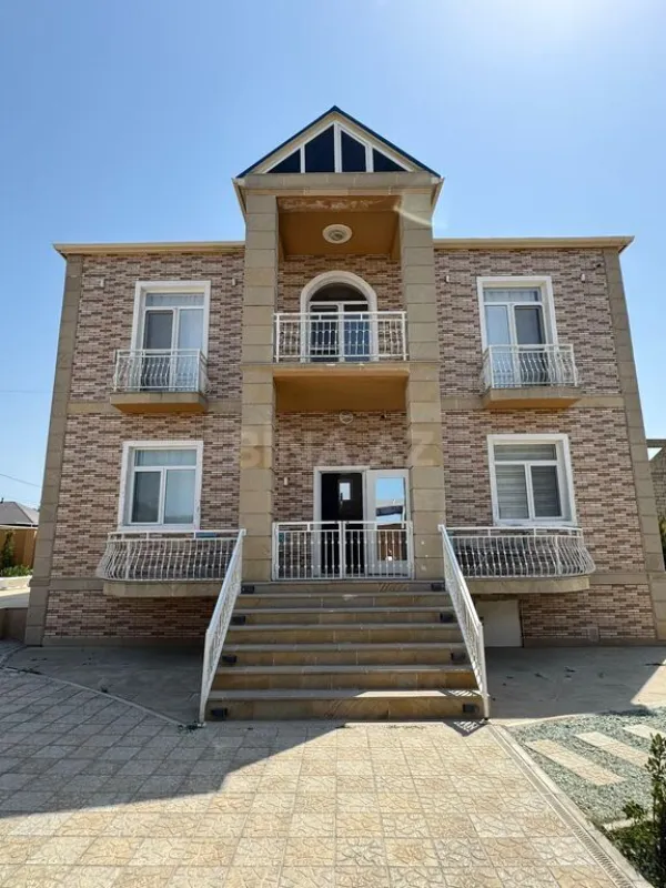 Satılır 6 otaqlı həyət evi 260 m²