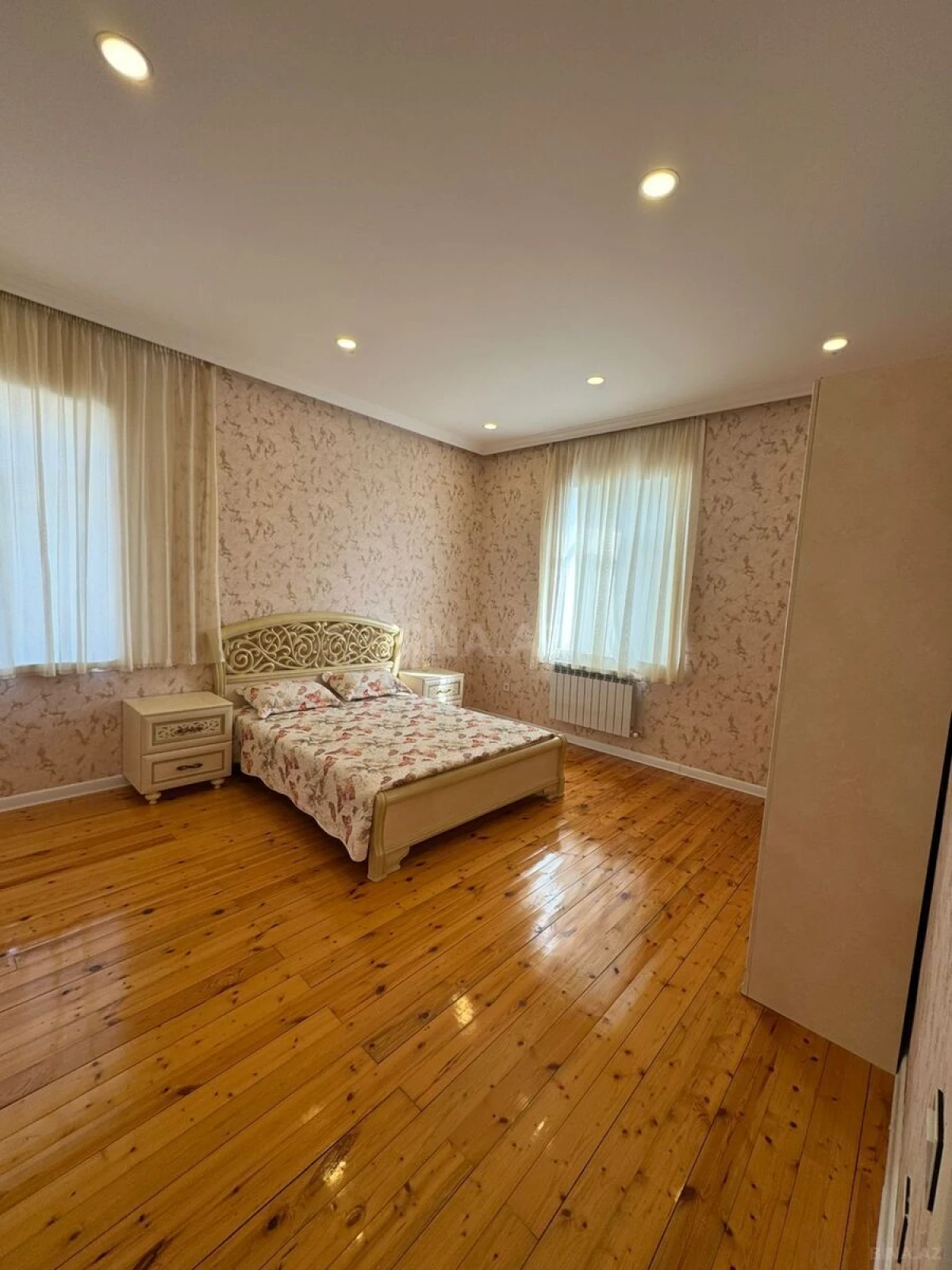 Satılır 6 otaqlı həyət evi 260 m²