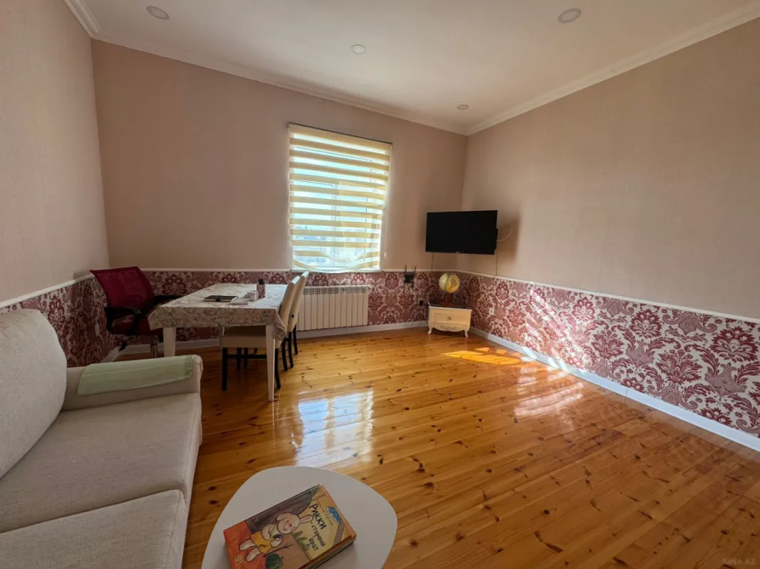 Satılır 6 otaqlı həyət evi 260 m²