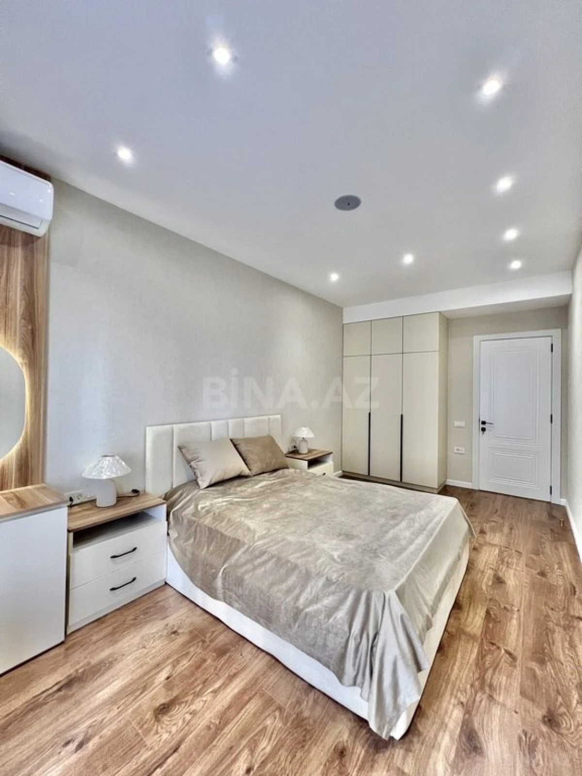 Satılır 2 otaqlı mənzil 64 m²