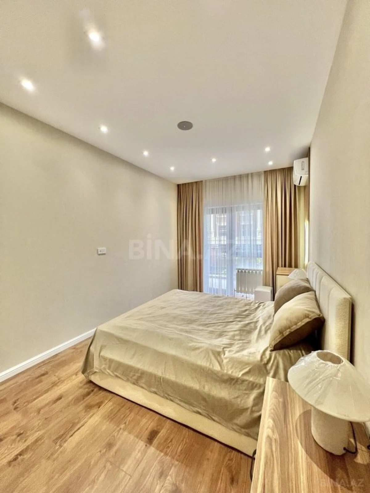 Satılır 2 otaqlı mənzil 64 m²