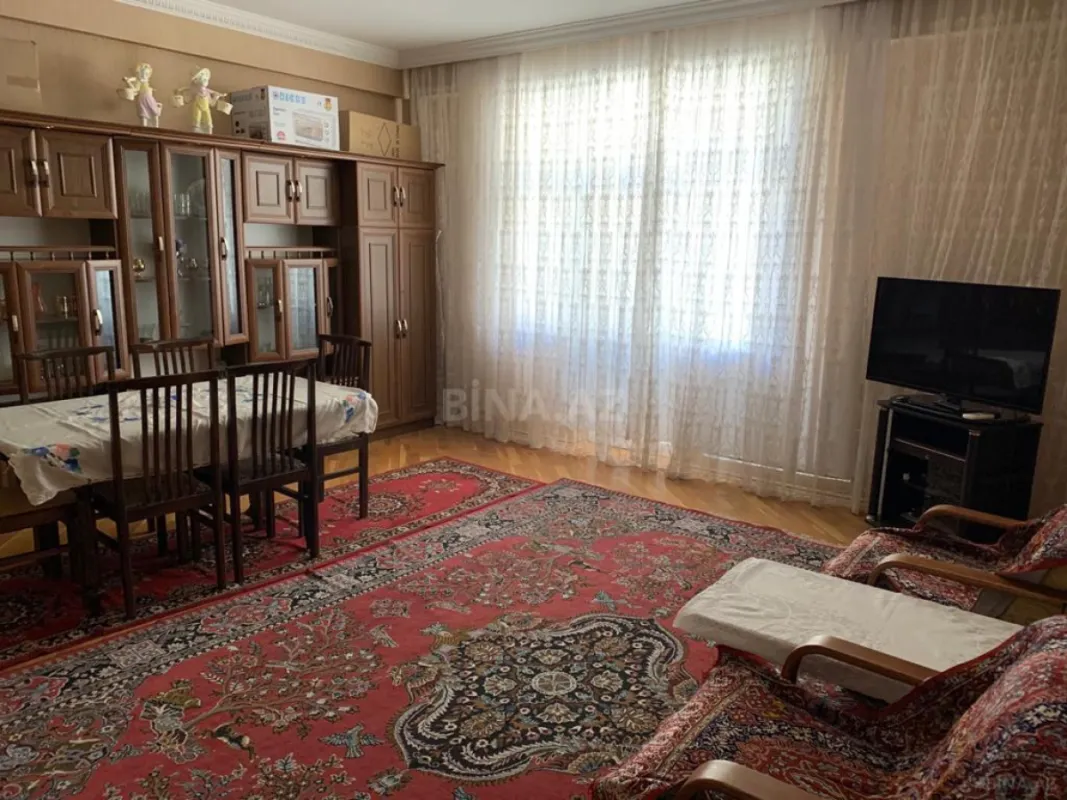 Kirayə verilir 2 otaqlı mənzil 65 m²