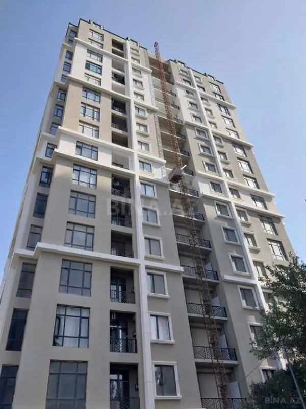 Satılır 3 otaqlı mənzil 135 m²