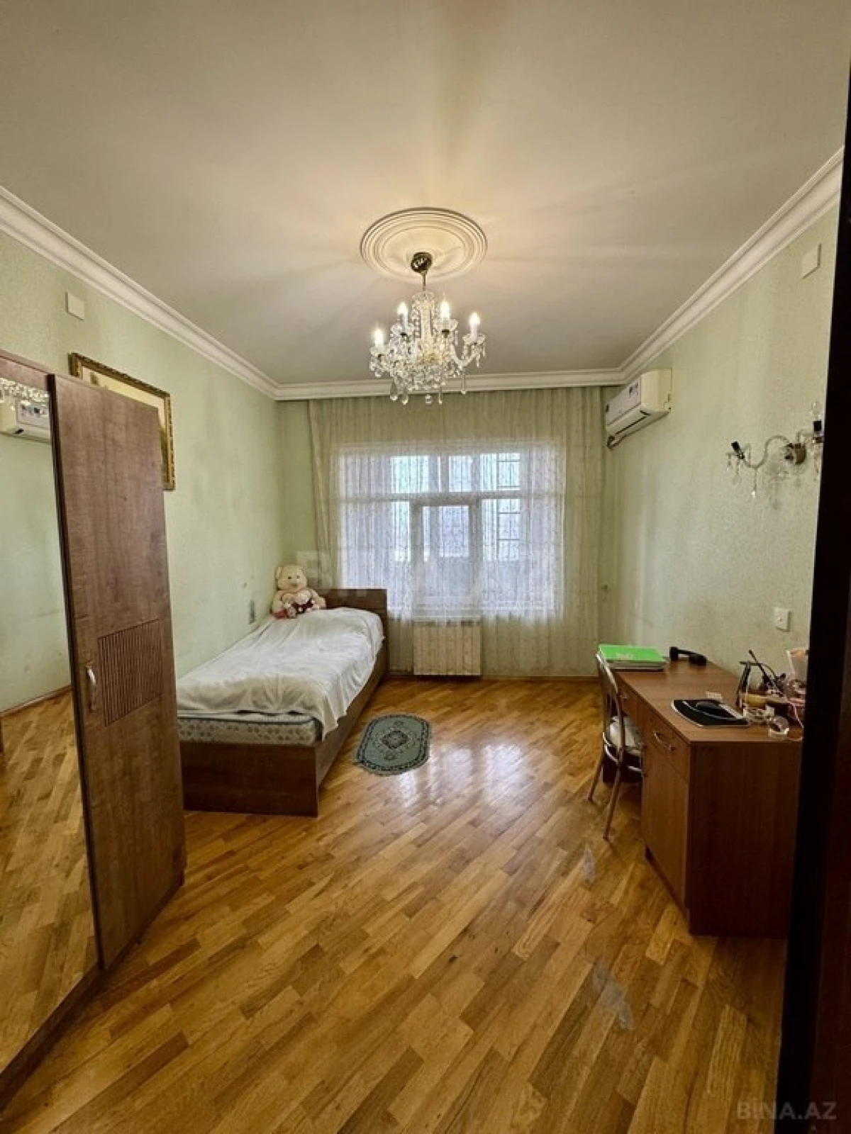 Satılır 5 otaqlı mənzil 120 m²