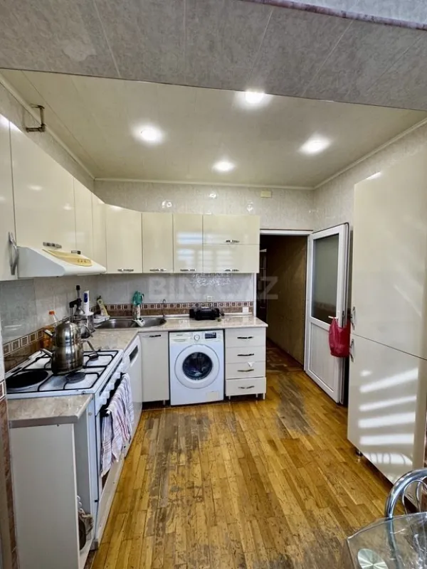 Satılır 5 otaqlı mənzil 120 m²