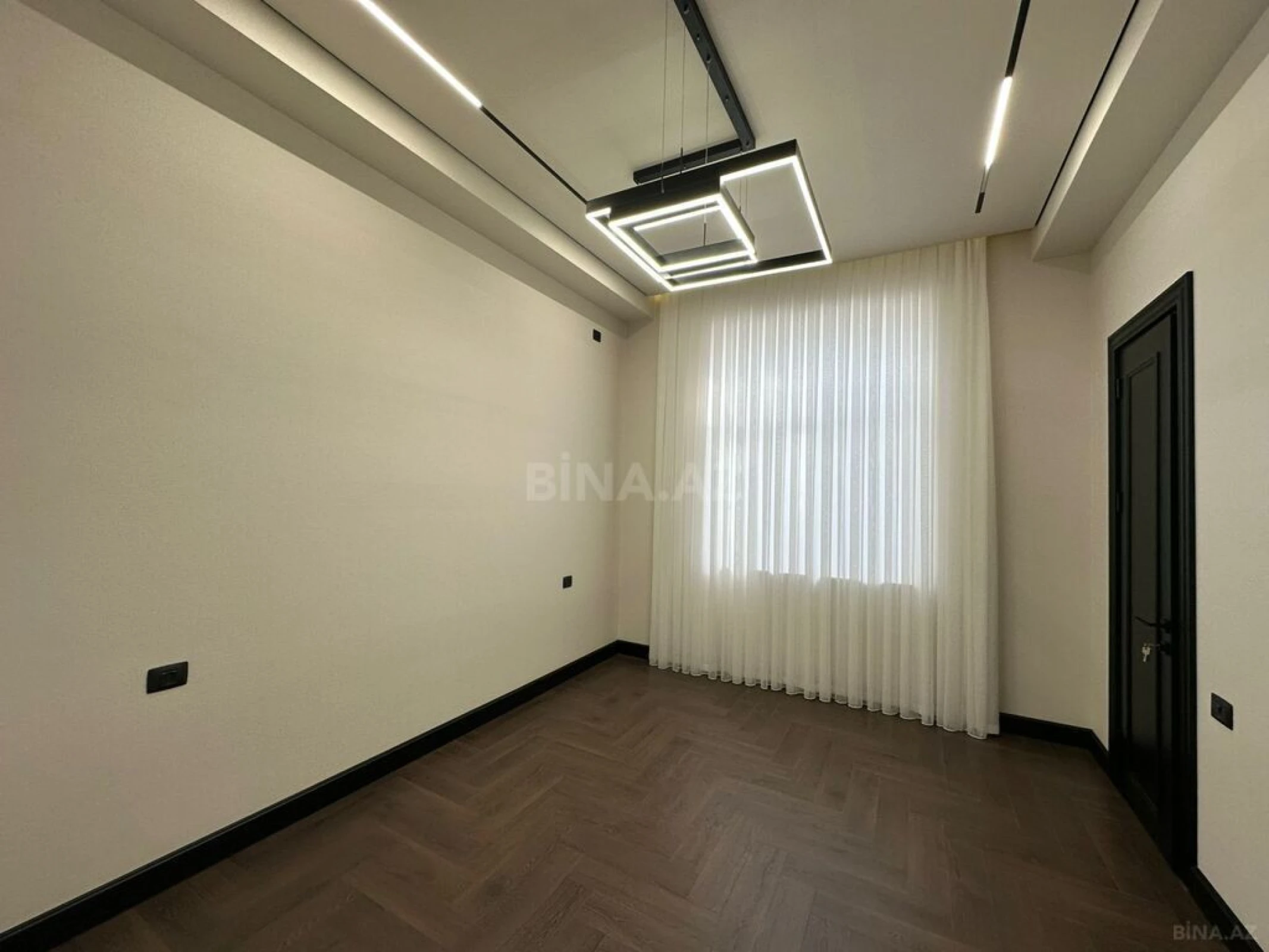 Satılır 5 otaqlı həyət evi 230 m²