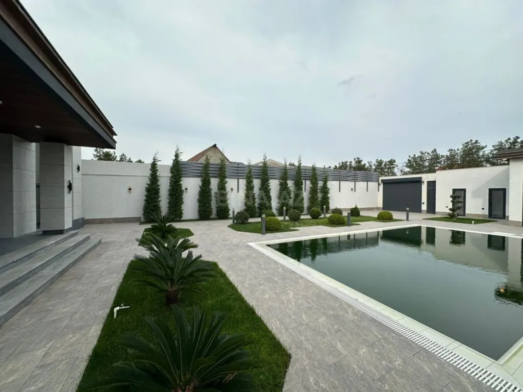 Satılır 5 otaqlı həyət evi 230 m²