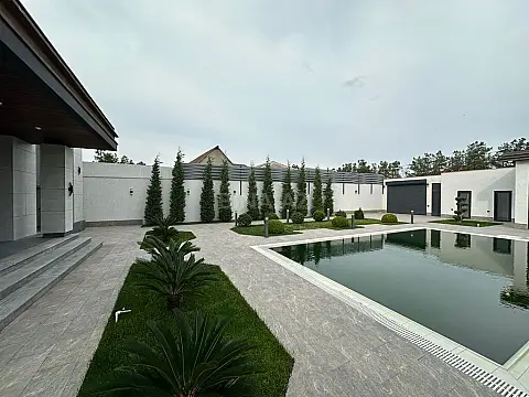 Satılır 5 otaqlı həyət evi 230 m²
