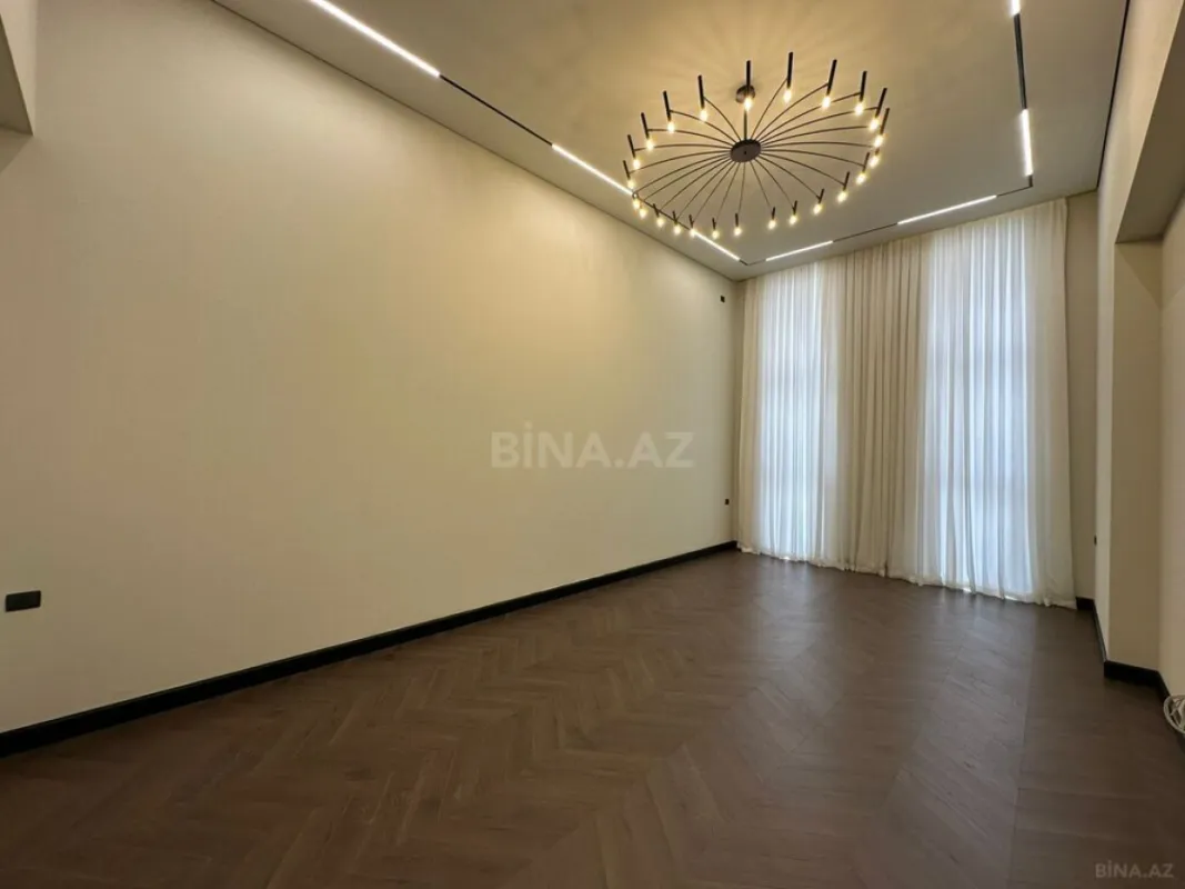 Satılır 5 otaqlı həyət evi 230 m²