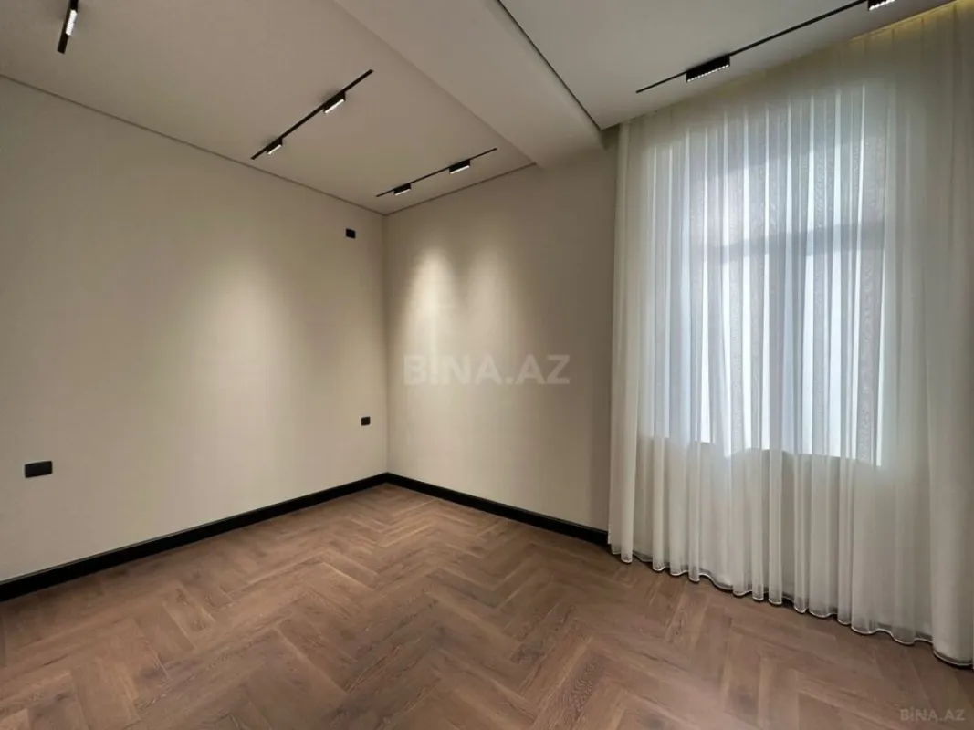 Satılır 5 otaqlı həyət evi 230 m²