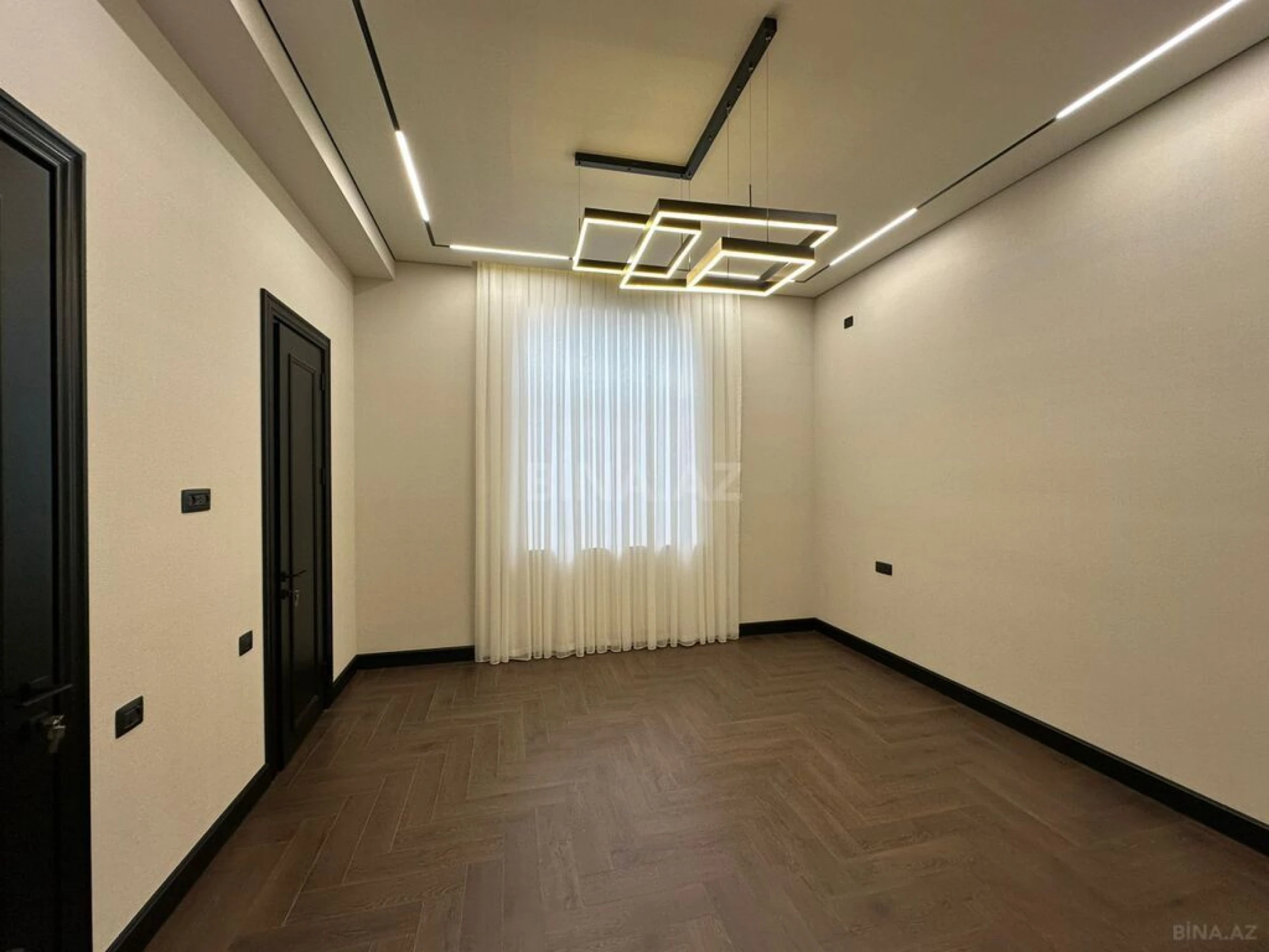 Satılır 5 otaqlı həyət evi 230 m²