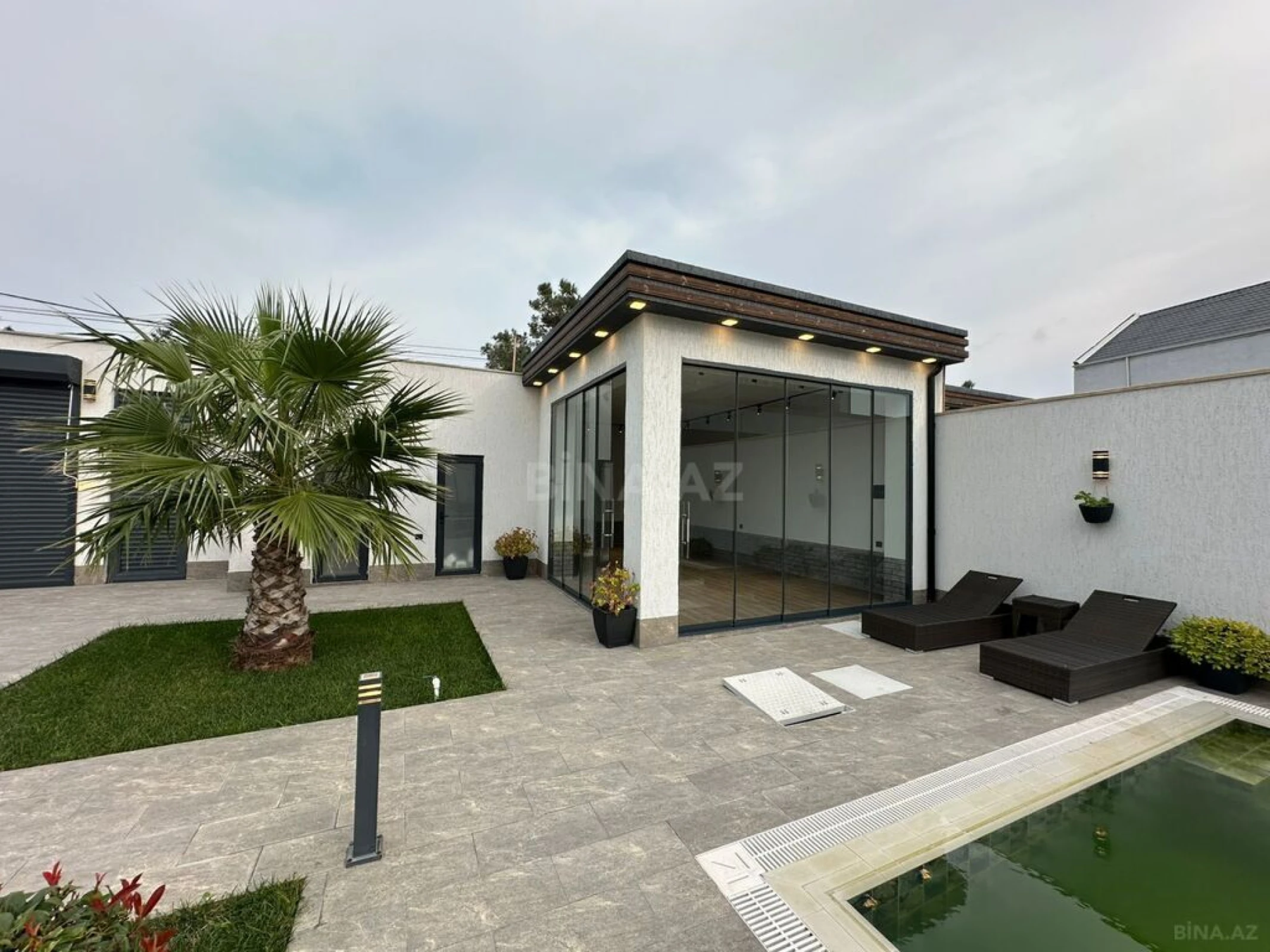 Satılır 5 otaqlı həyət evi 230 m²