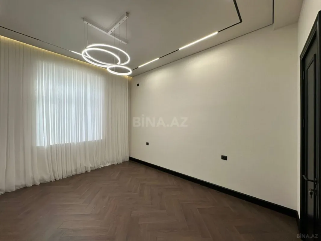 Satılır 5 otaqlı həyət evi 230 m²