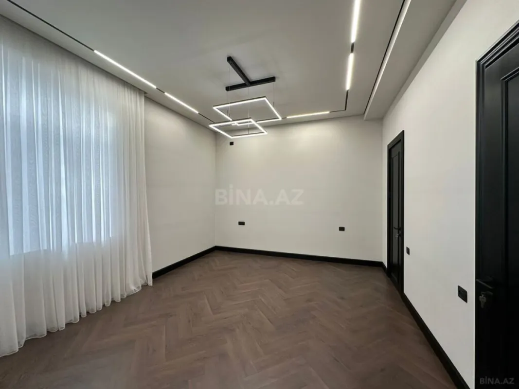 Satılır 5 otaqlı həyət evi 230 m²
