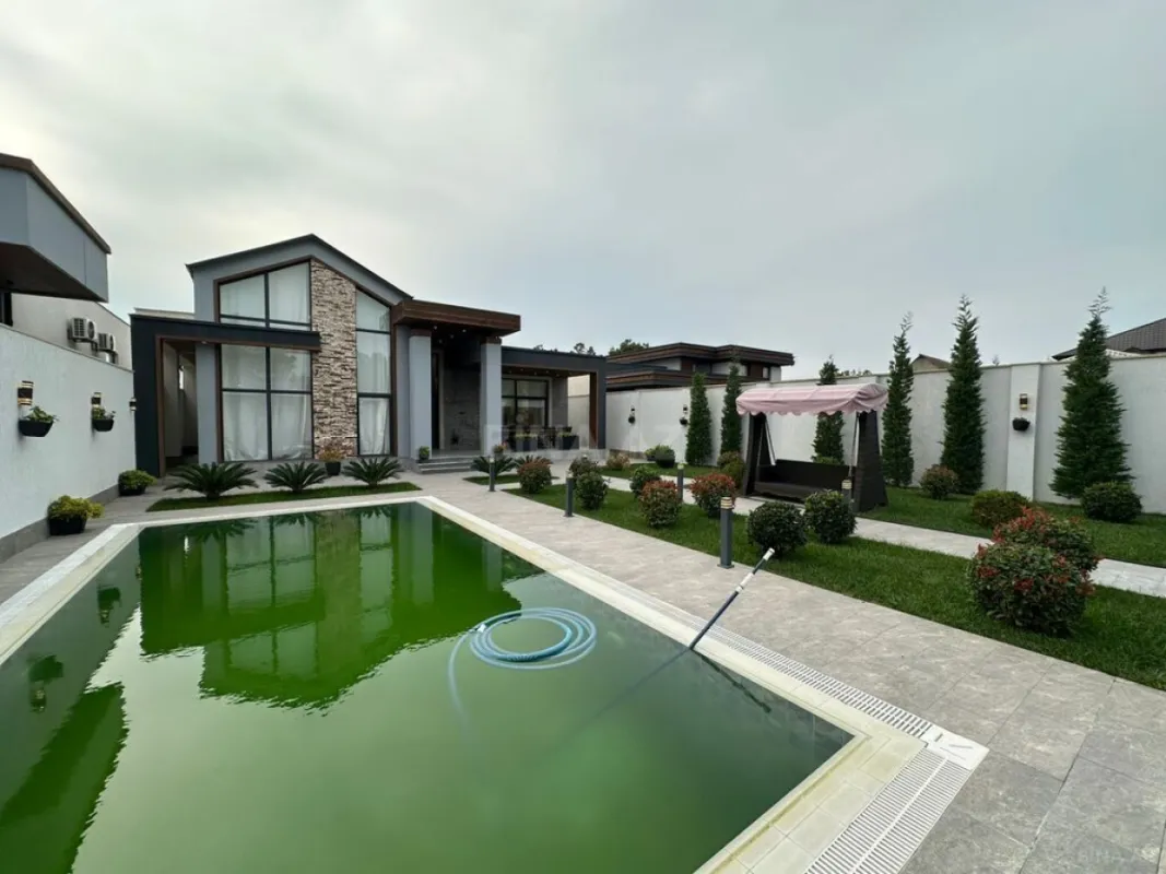 Satılır 5 otaqlı həyət evi 230 m²