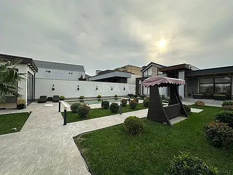 Satılır 5 otaqlı həyət evi 230 m²