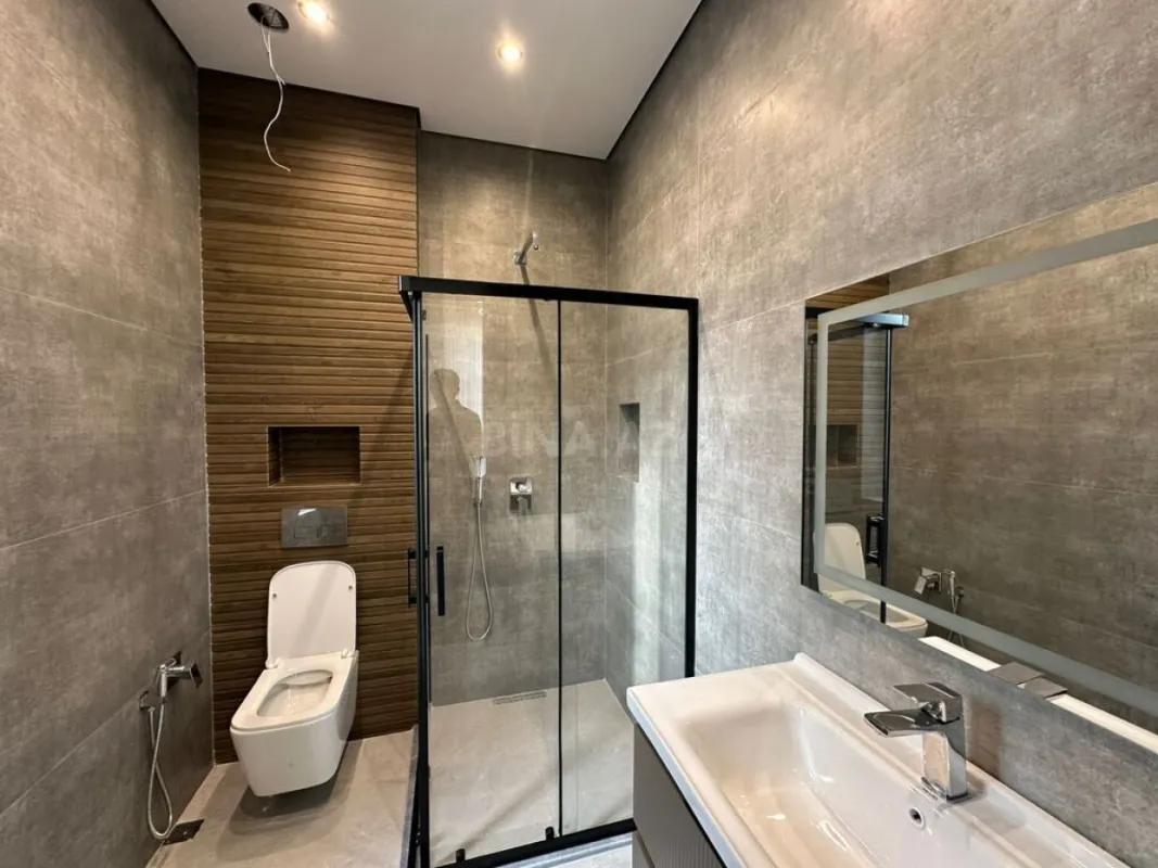 Satılır 5 otaqlı həyət evi 230 m²