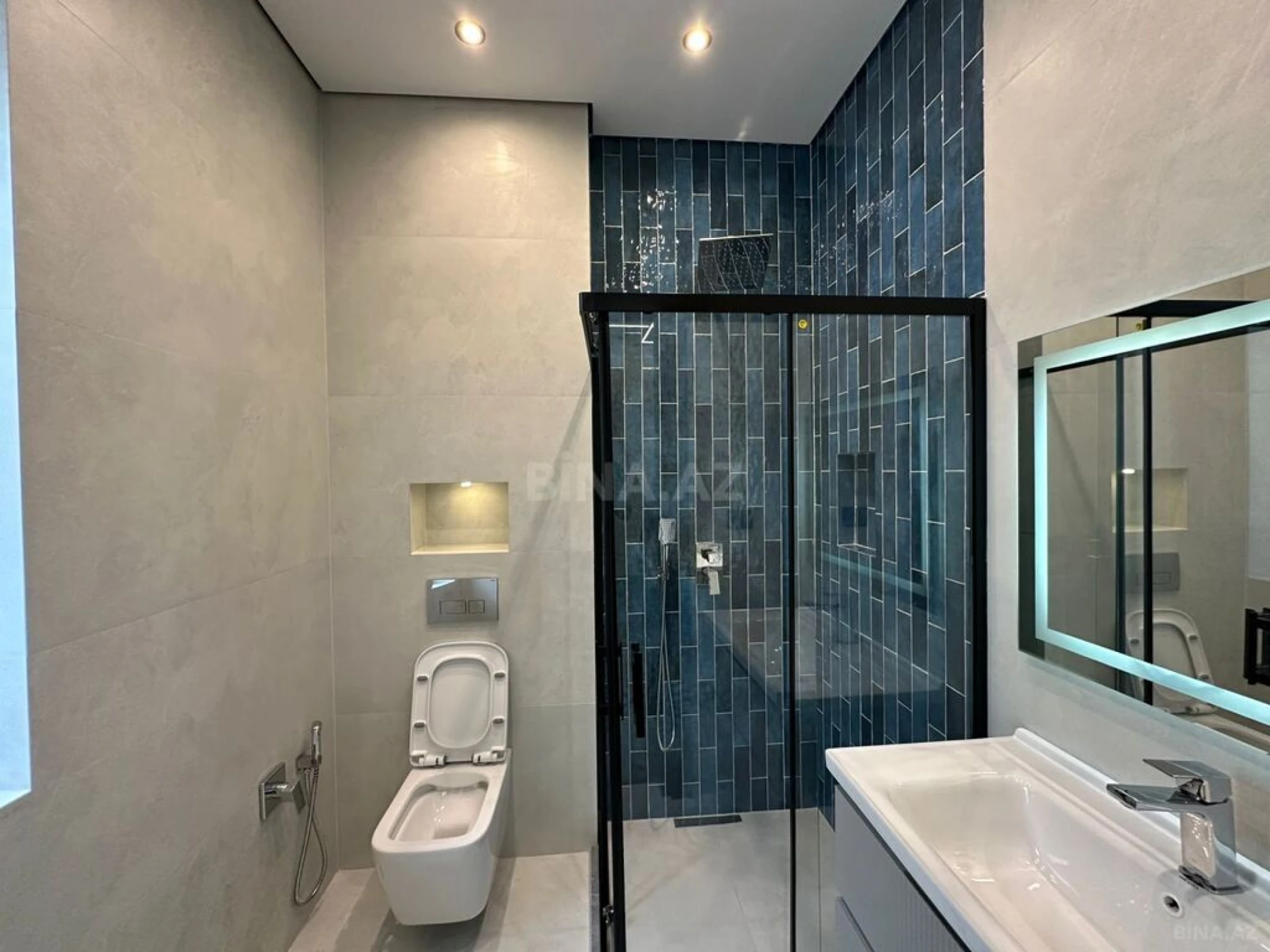 Satılır 5 otaqlı həyət evi 230 m²