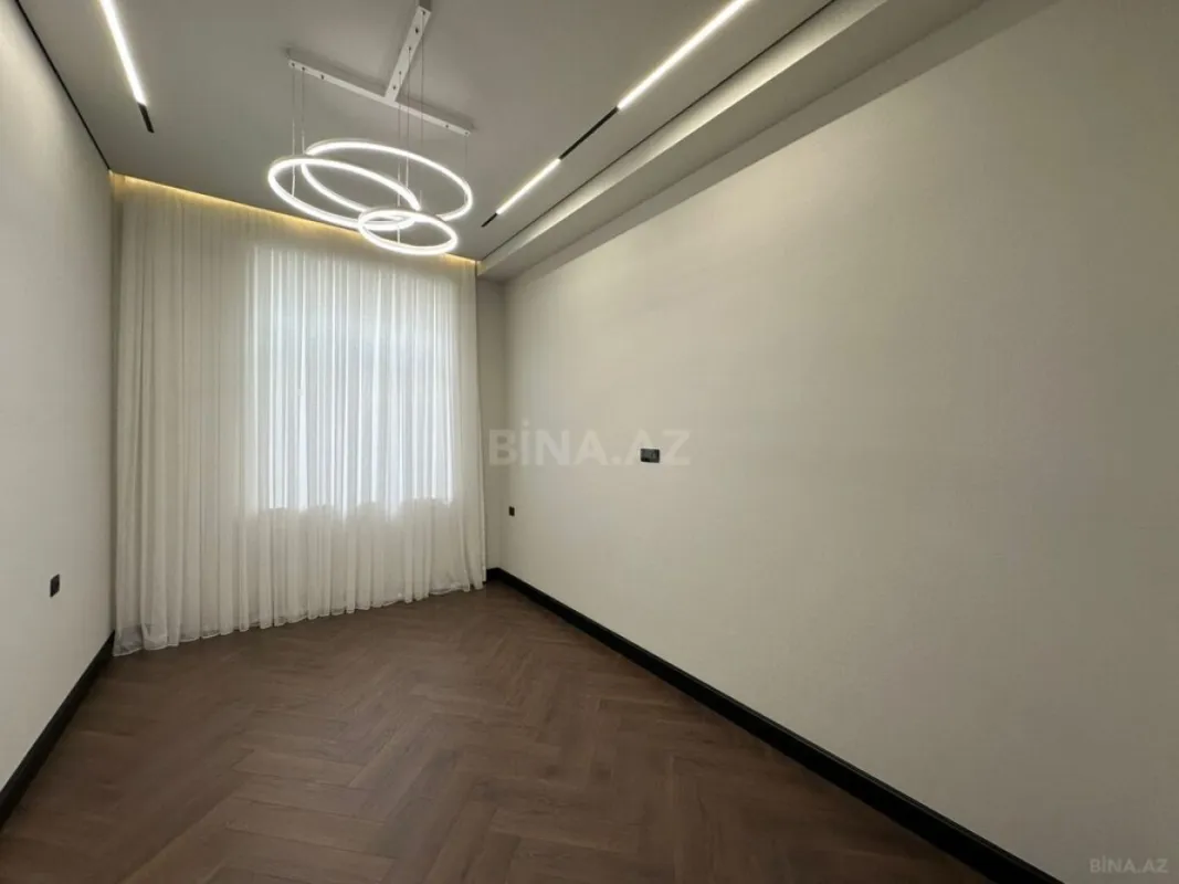 Satılır 5 otaqlı həyət evi 230 m²