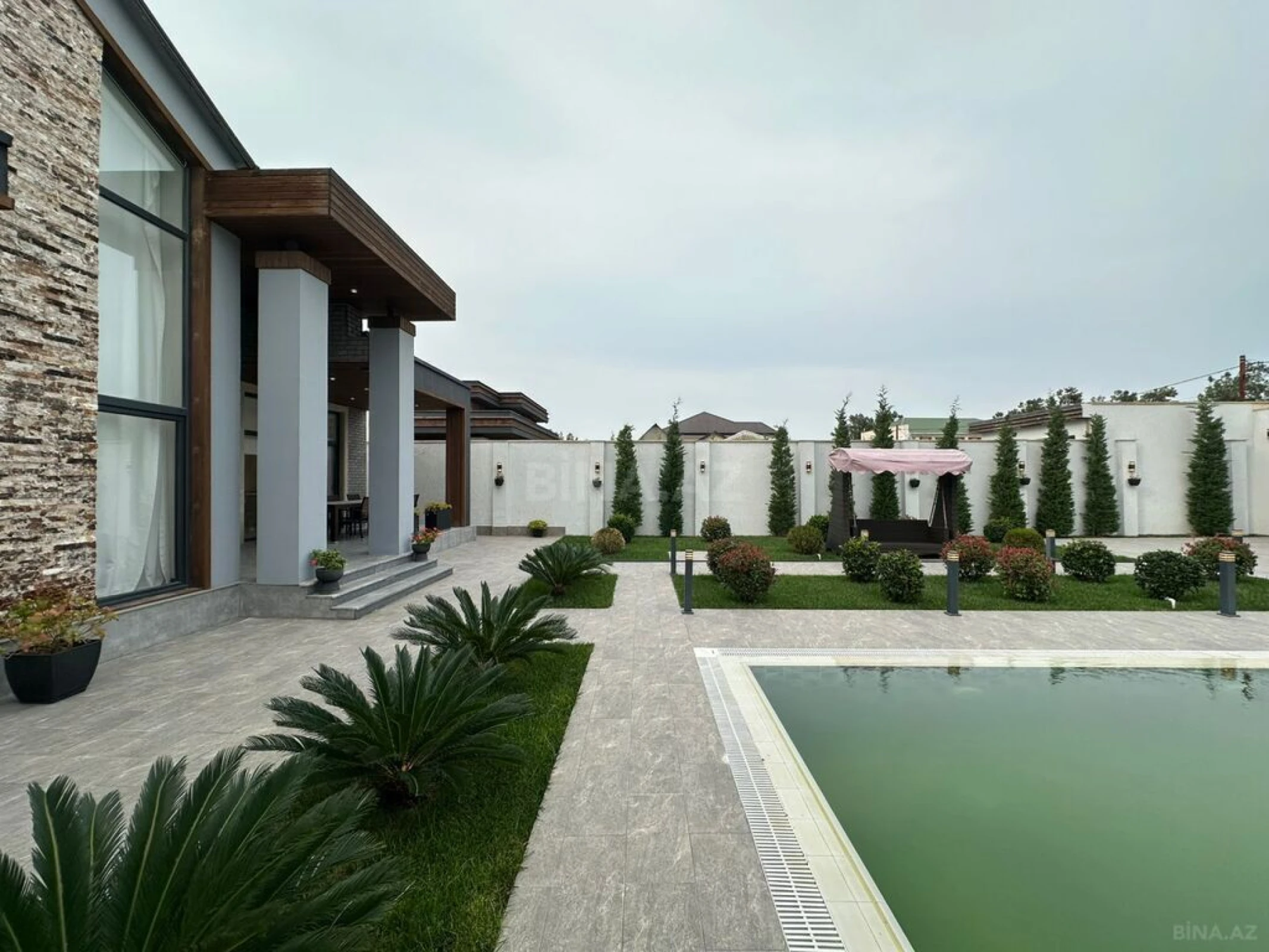 Satılır 5 otaqlı həyət evi 230 m²