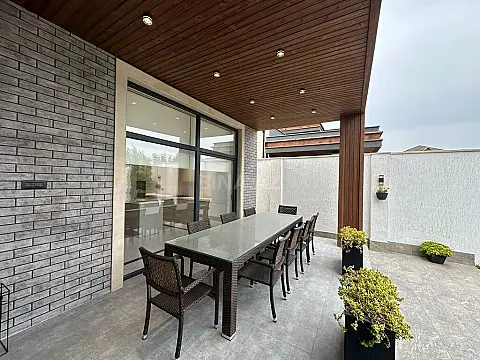 Satılır 5 otaqlı həyət evi 230 m²