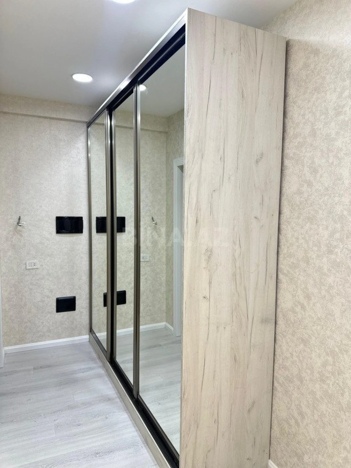 Satılır 2 otaqlı mənzil 56 m²