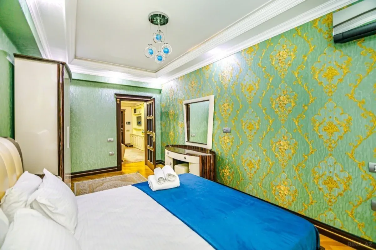 Kirayə verilir 4 otaqlı mənzil 220 m²