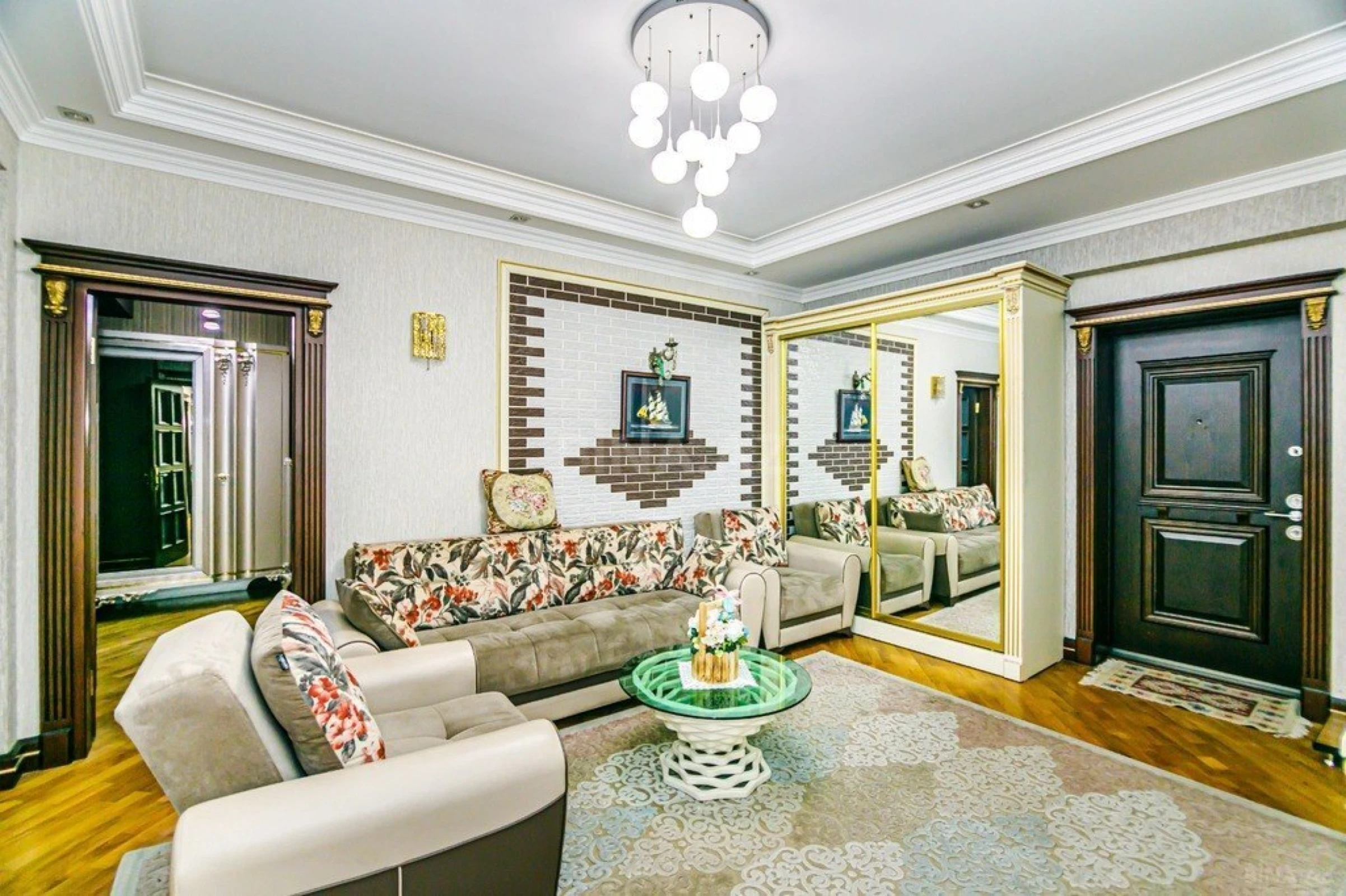 Kirayə verilir 4 otaqlı mənzil 220 m²