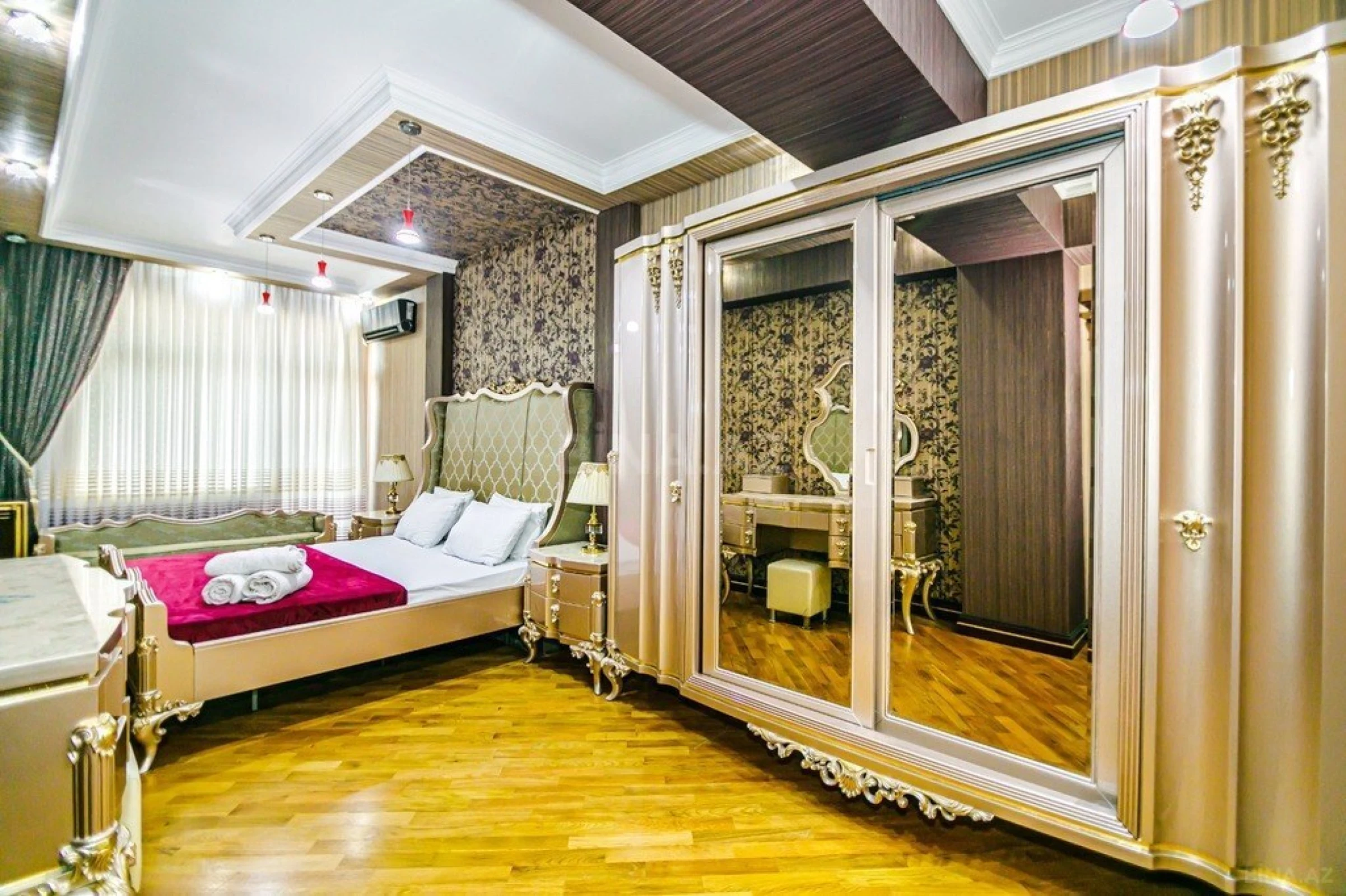Kirayə verilir 4 otaqlı mənzil 220 m²