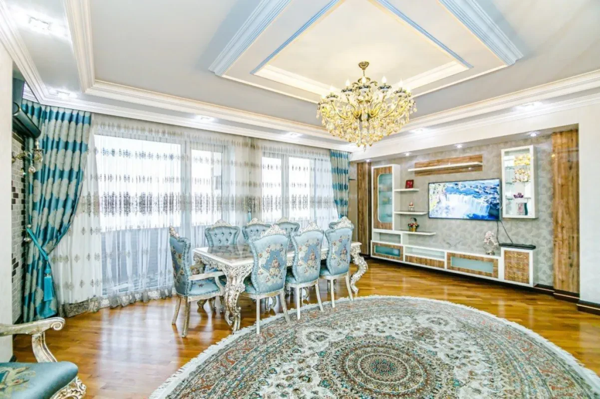 Kirayə verilir 4 otaqlı mənzil 220 m²