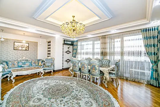 Kirayə verilir 4 otaqlı mənzil 220 m²