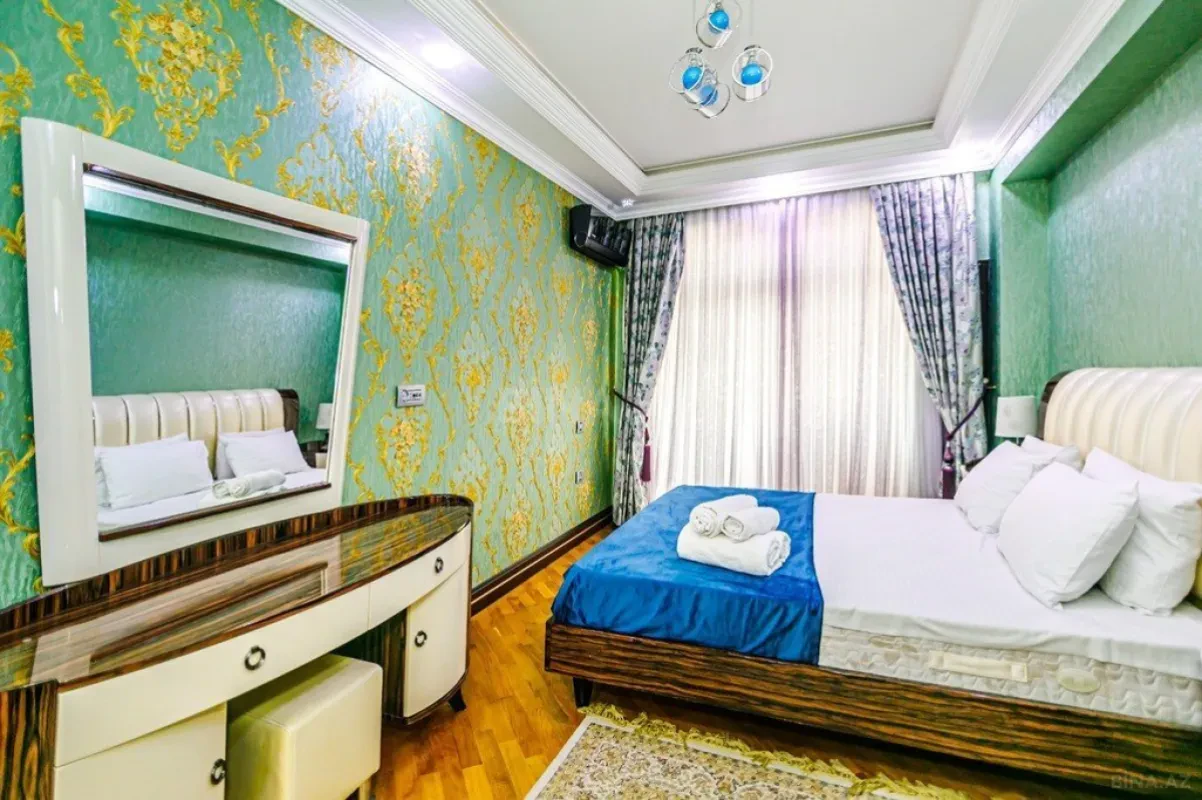 Kirayə verilir 4 otaqlı mənzil 220 m²