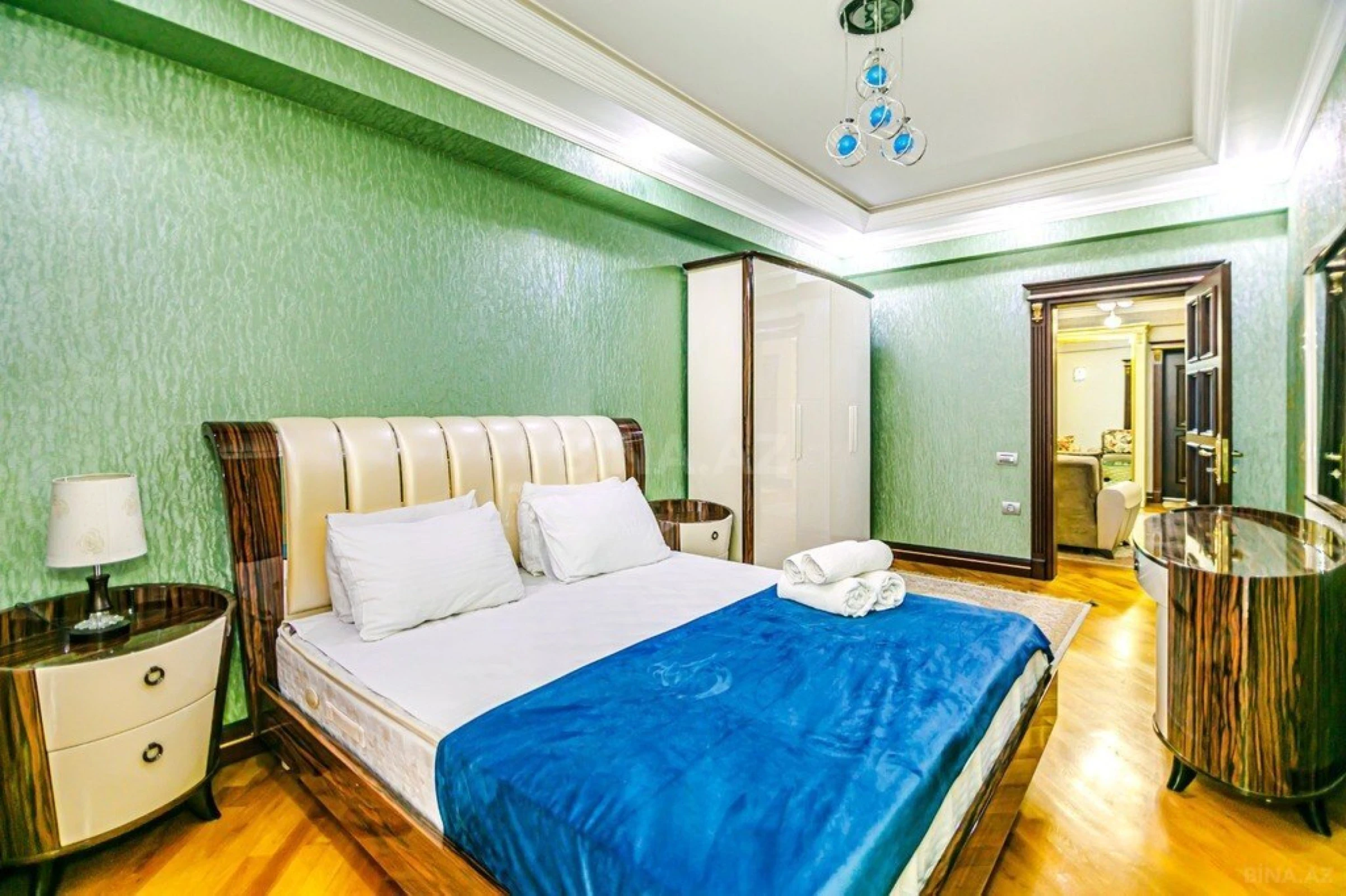 Kirayə verilir 4 otaqlı mənzil 220 m²