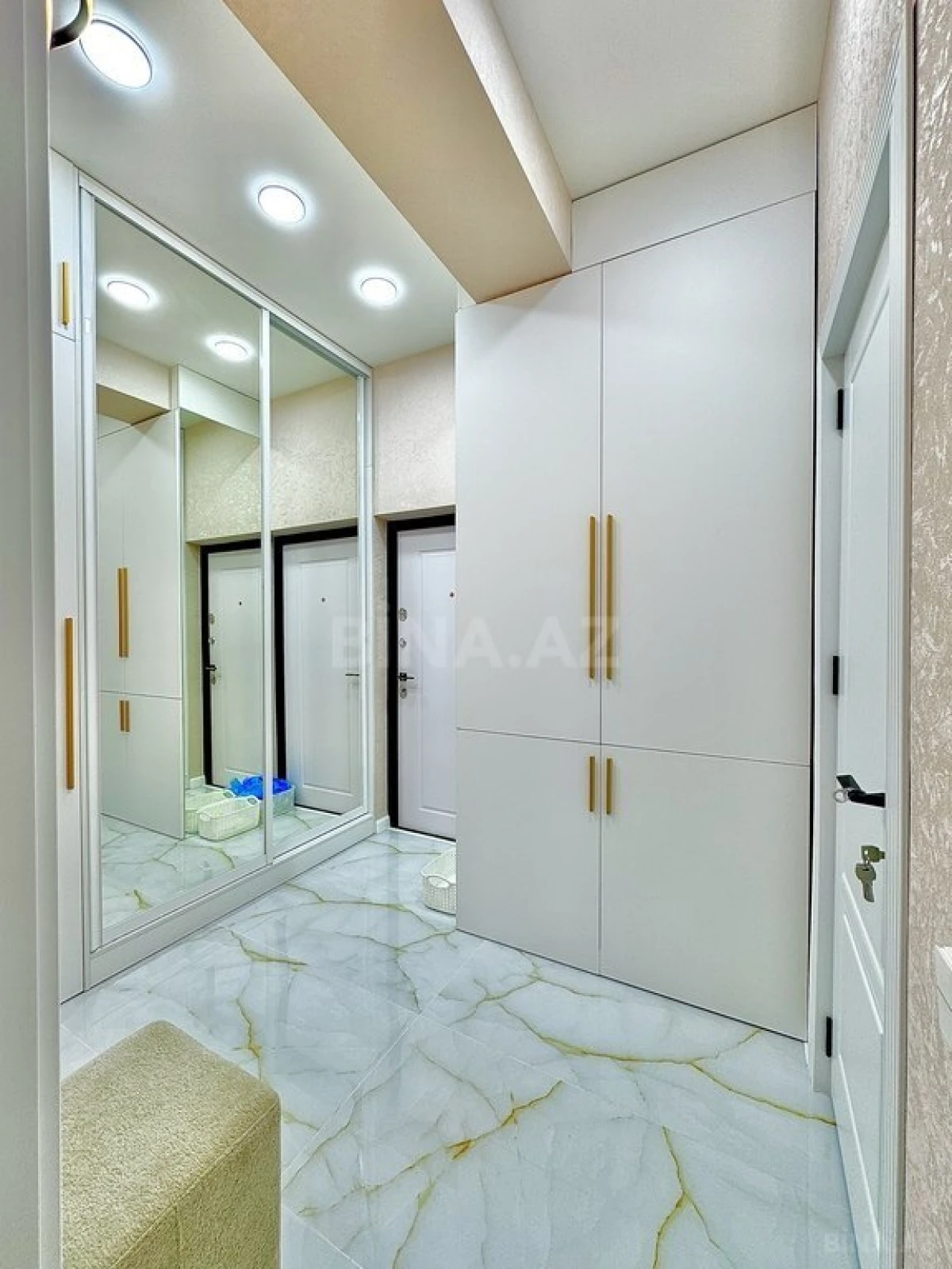 Satılır 2 otaqlı mənzil 43 m²