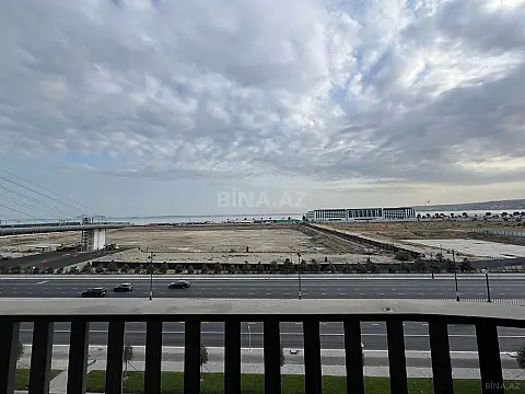 Satılır 3 otaqlı mənzil 140 m²