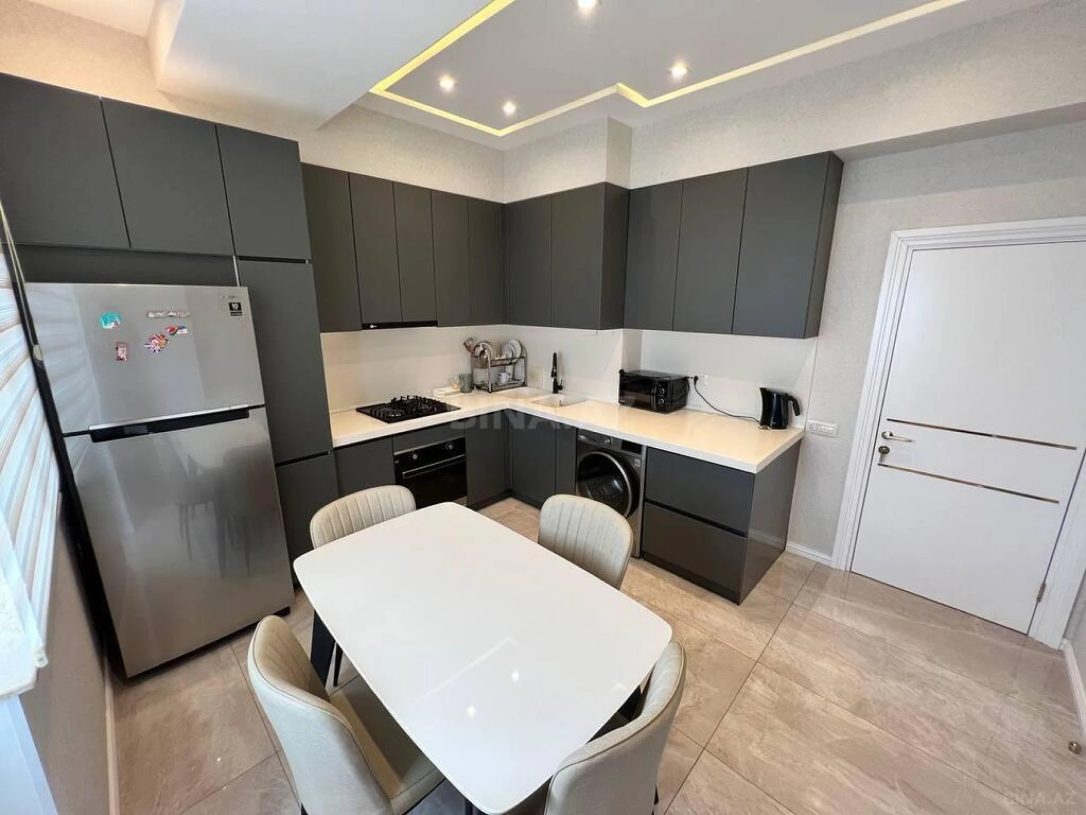 Kirayə verilir 2 otaqlı mənzil 76 m²