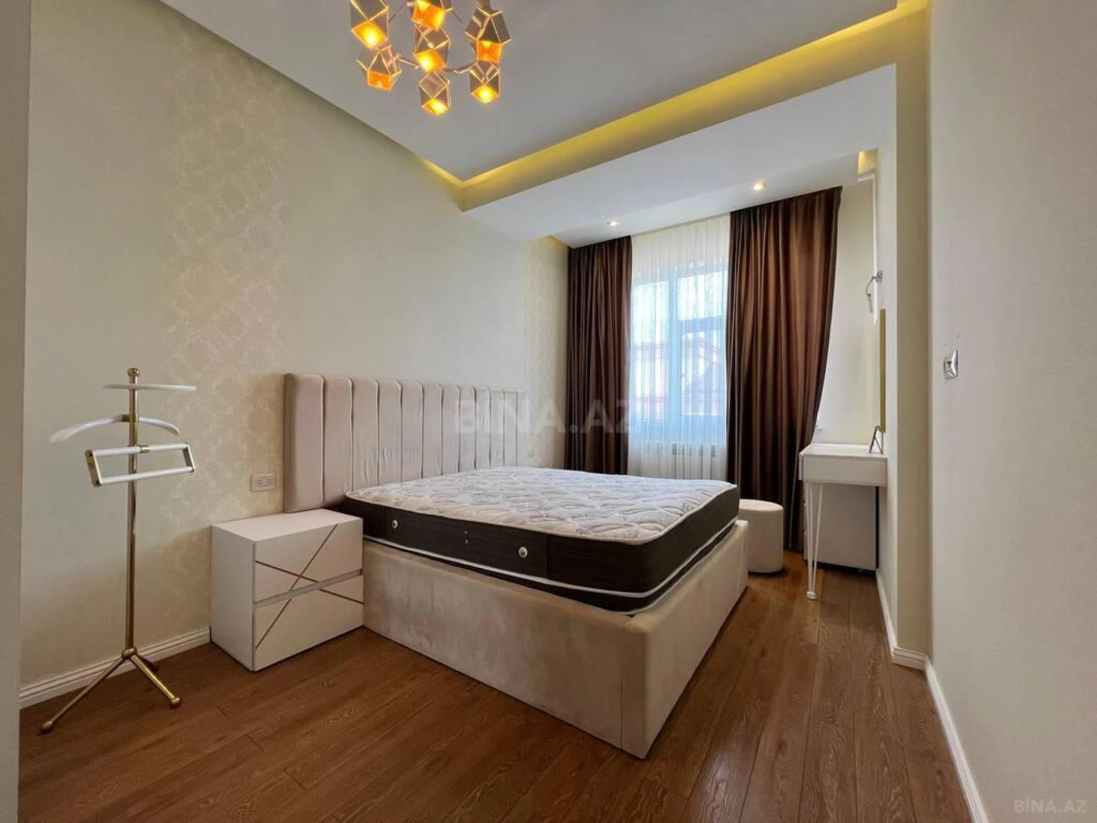 Kirayə verilir 2 otaqlı mənzil 76 m²