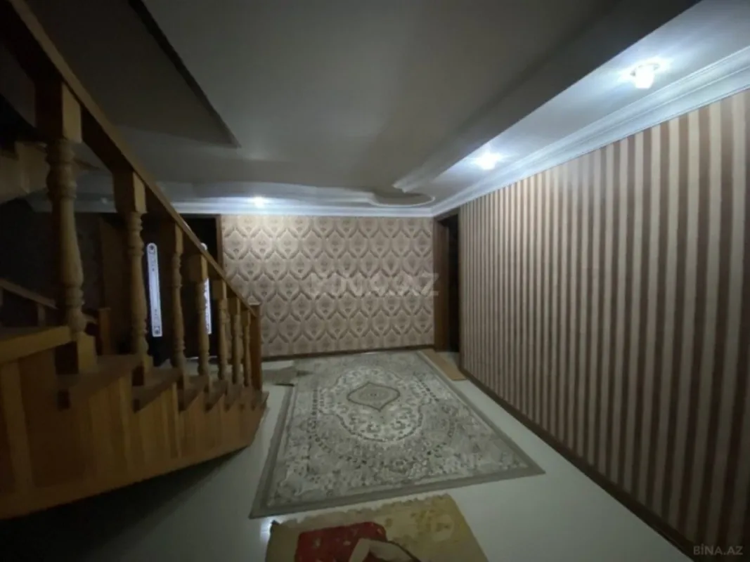 Satılır 20 otaqlı həyət evi 800 m²