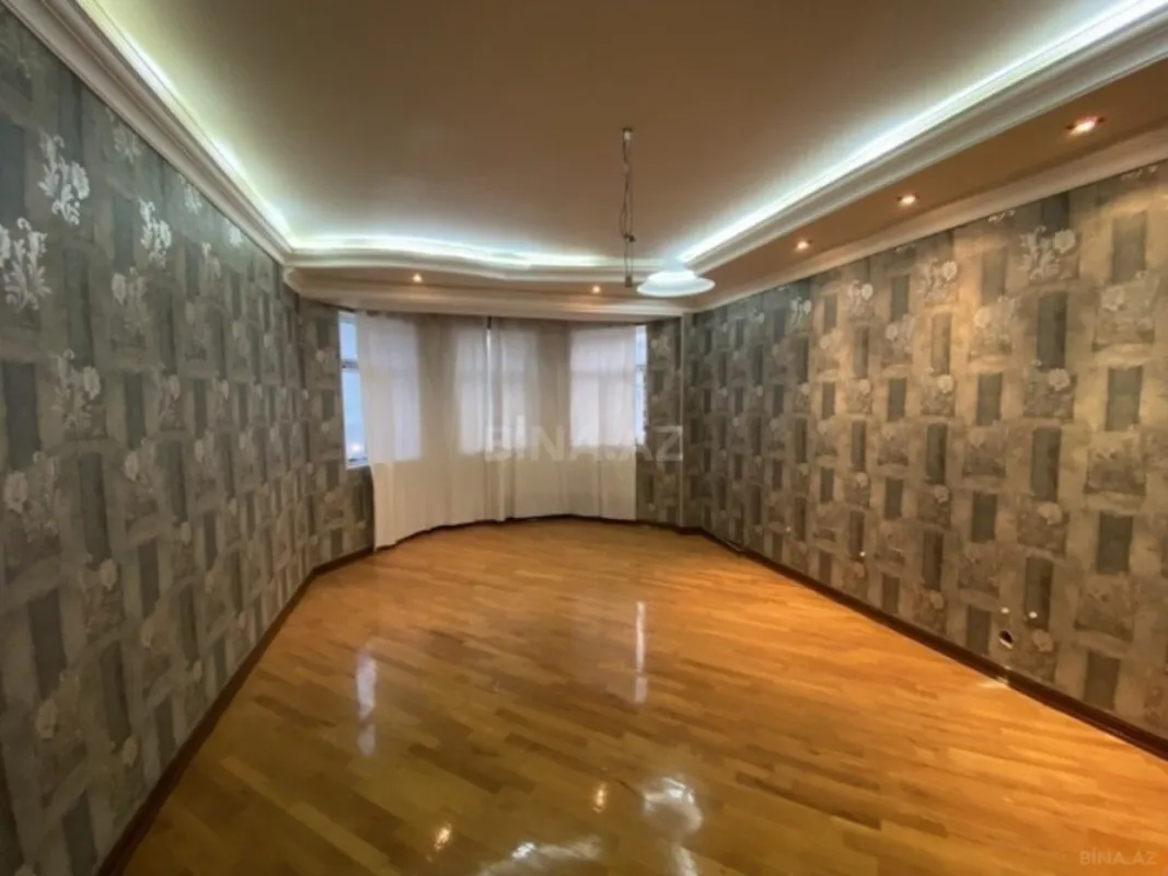 Satılır 20 otaqlı həyət evi 800 m²
