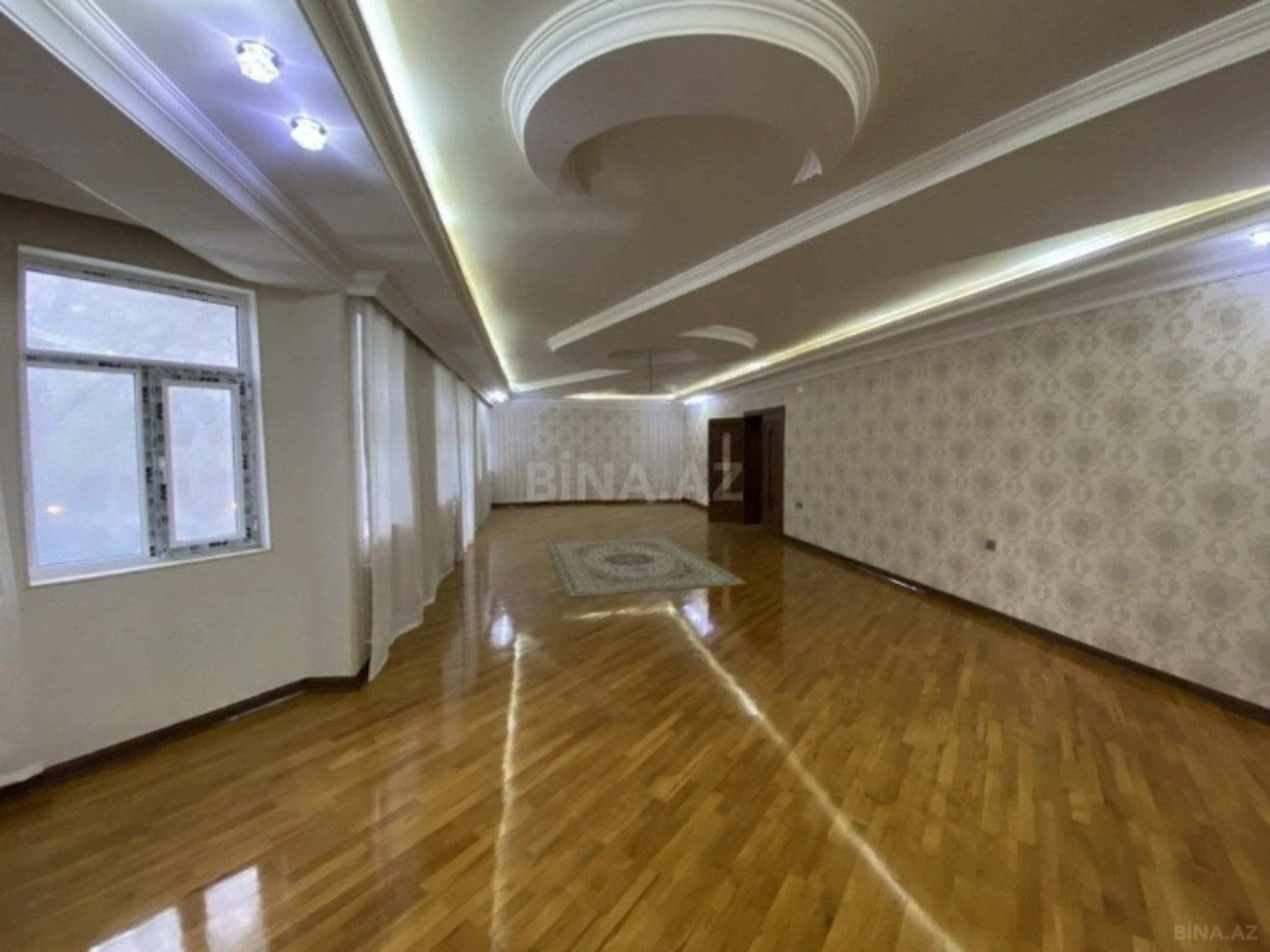 Satılır 20 otaqlı həyət evi 800 m²
