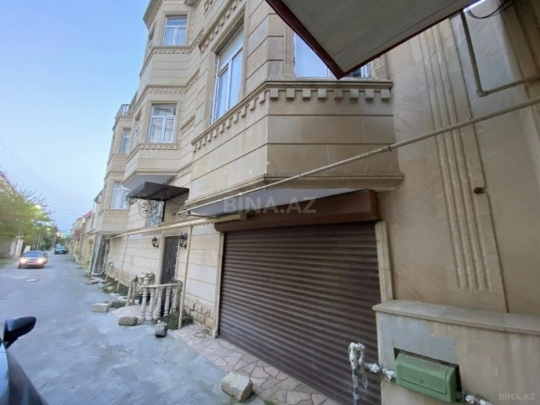 Satılır 20 otaqlı həyət evi 800 m²