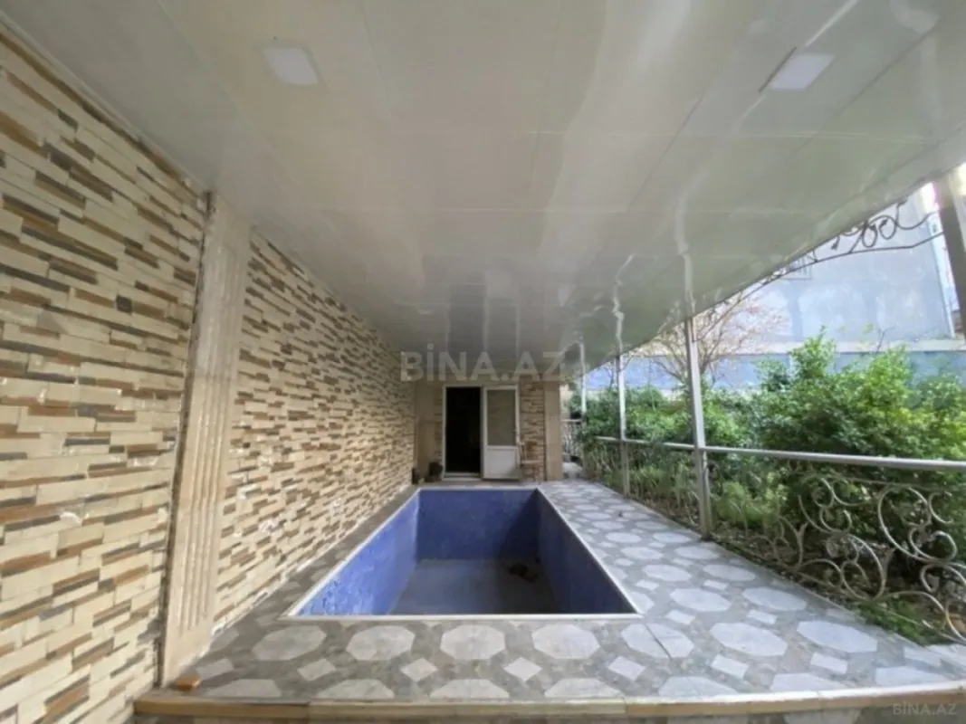 Satılır 20 otaqlı həyət evi 800 m²