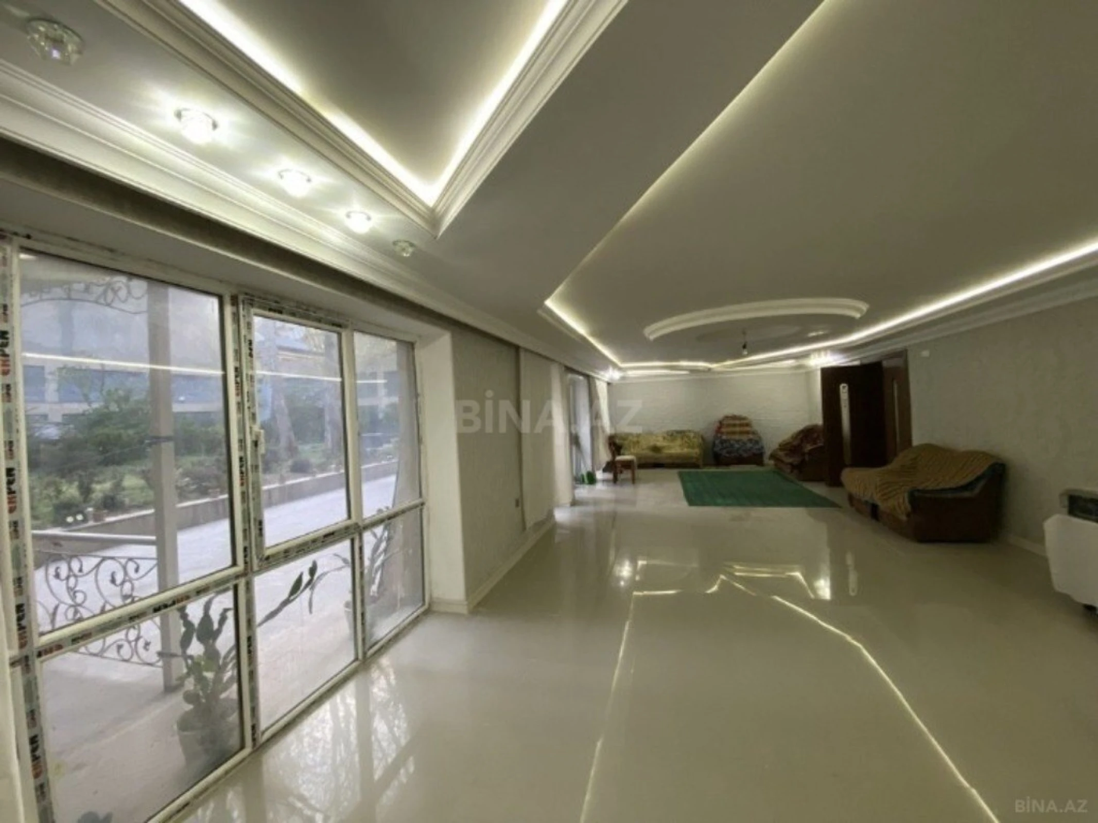 Satılır 20 otaqlı həyət evi 800 m²