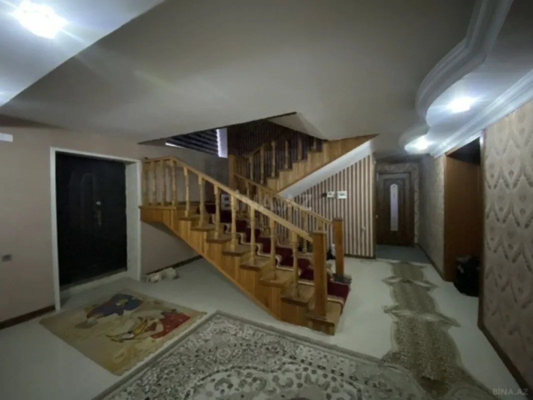 Satılır 20 otaqlı həyət evi 800 m²